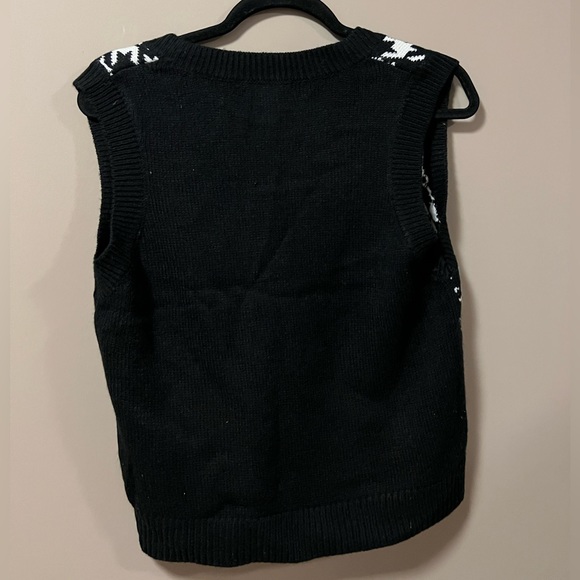 SOLD | patterned vest - Picture 2 of 2